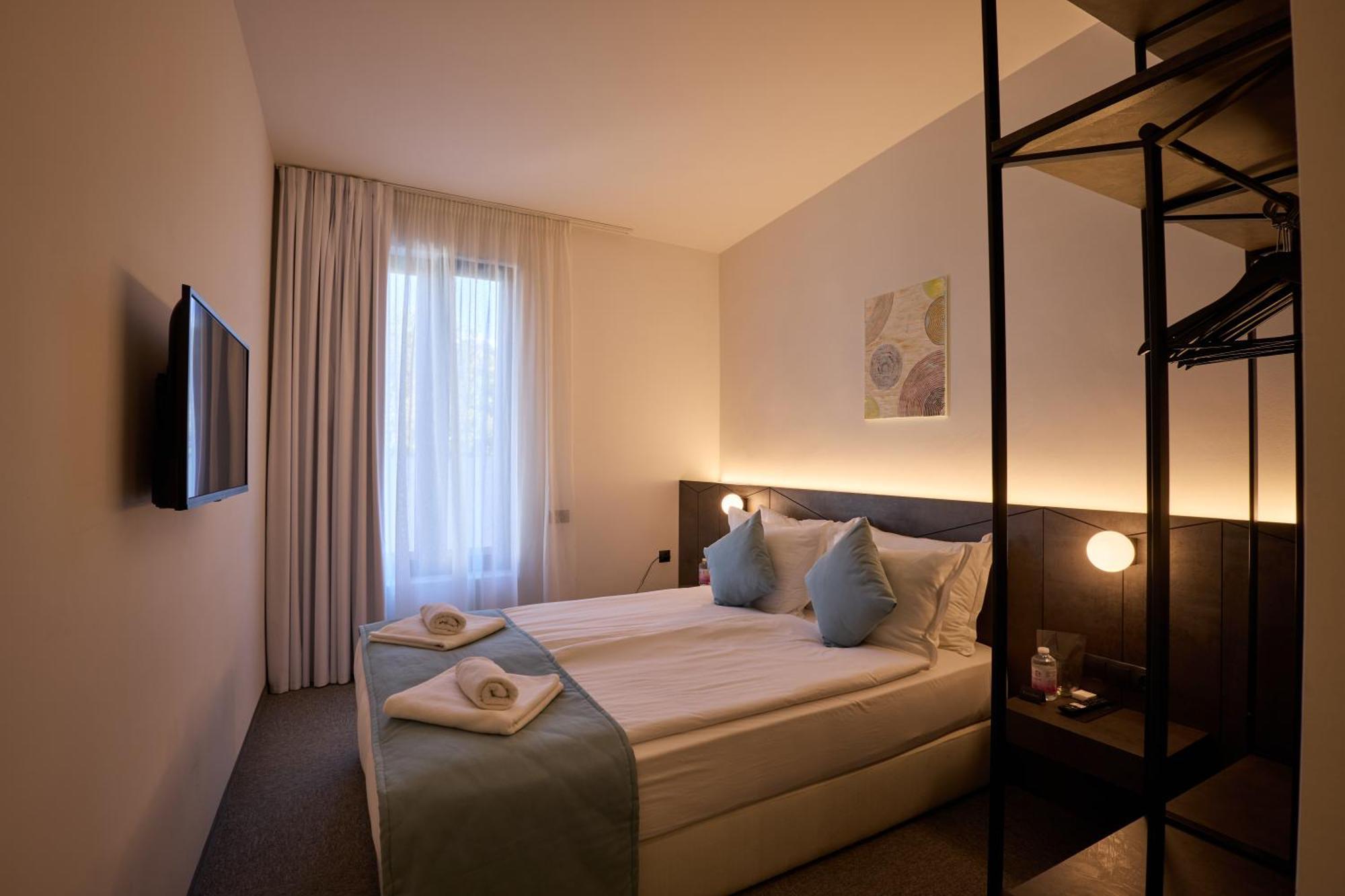 Deluxe Single Room